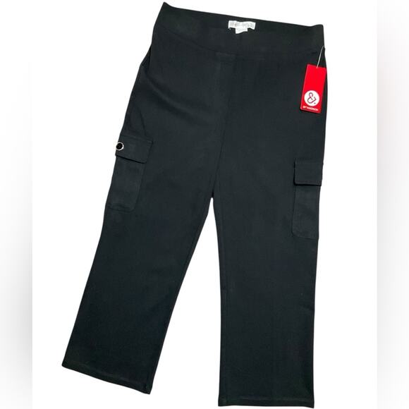 89th & Madison Women's Crop Cargo Pants Black Straight Leg Size Medium NWT - Picture 1 of 9